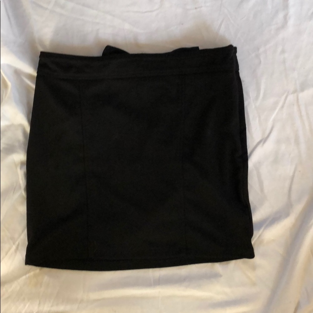 Cute black mini skirt